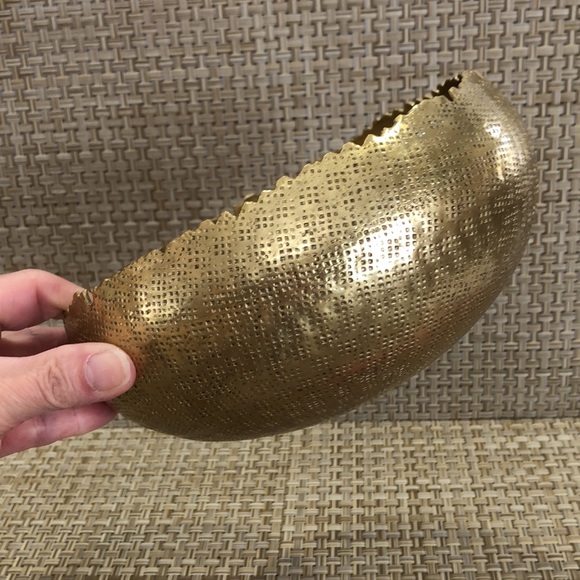 Gold Tone Hammered Round Bowl With Jagged Edge Design - Picture 4 of 16